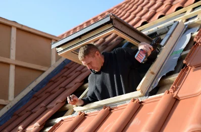 Pose de fenêtres de toit Velux à Velving